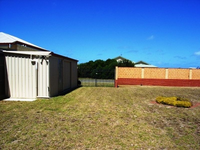 36 Prince Alfred Parade, Hindmarsh Island SA 5214