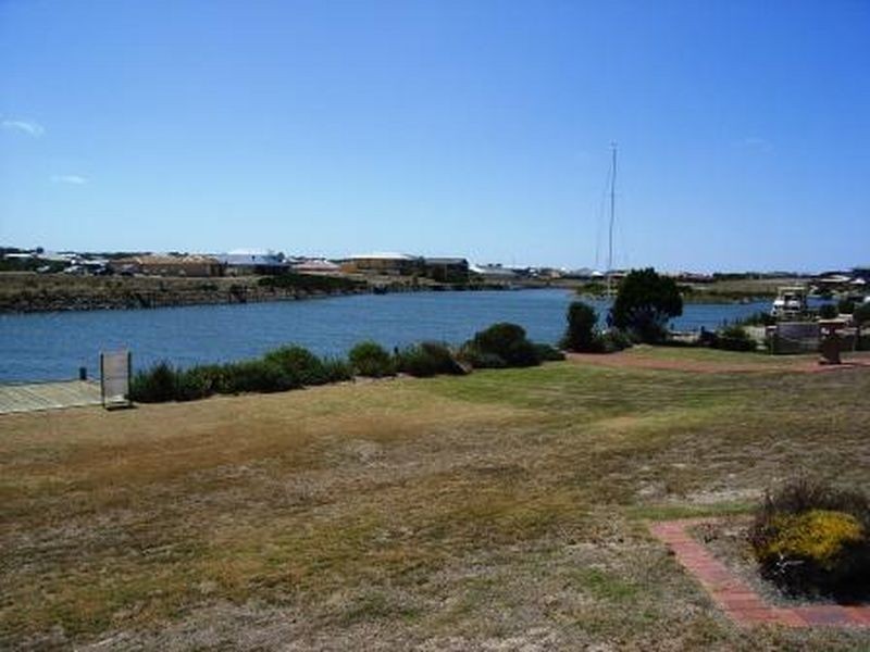 36 Prince Alfred Parade, Hindmarsh Island SA 5214