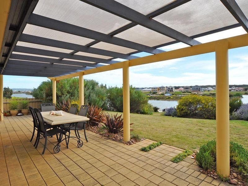 6 Prince Alfred Parade, Hindmarsh Island SA 5214