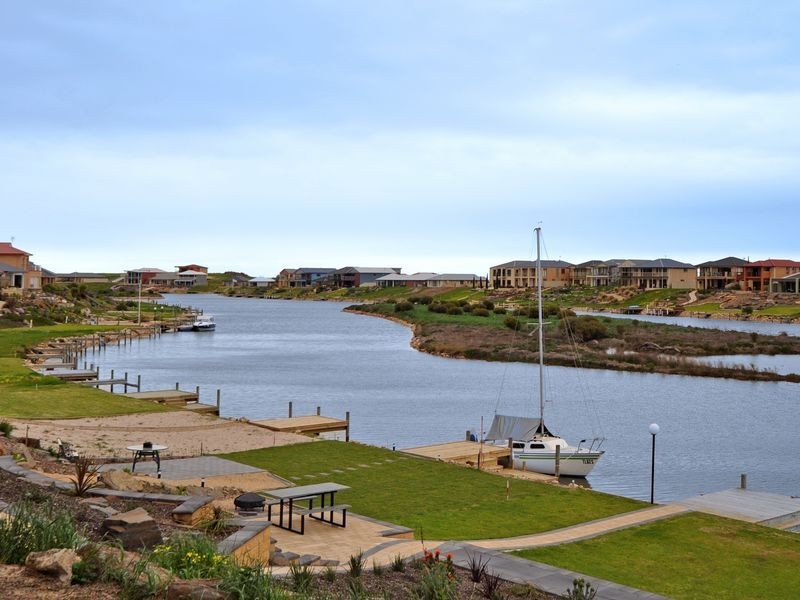 99 Blanche Parade, Hindmarsh Island SA 5214