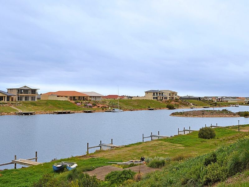101 Blanche Parade, Hindmarsh Island SA 5214