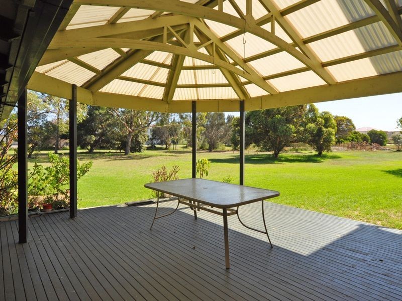 1 Liverpool Road, Goolwa North SA 5214