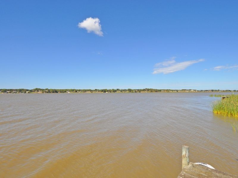 1 Liverpool Road, Goolwa North SA 5214