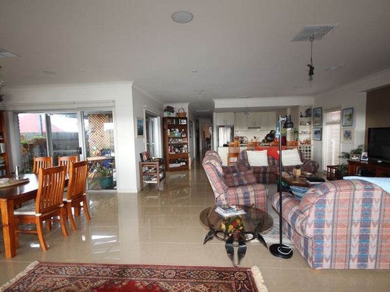 18 Britannia Parade, Hindmarsh Island SA 5214