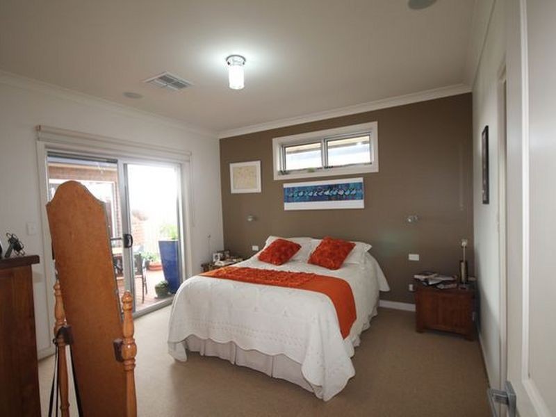 18 Britannia Parade, Hindmarsh Island SA 5214