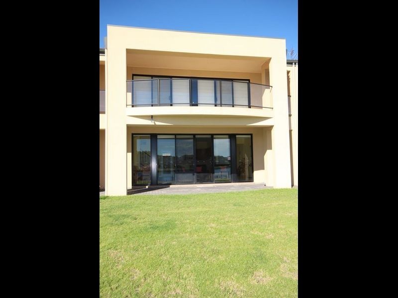11 Vesta Drive, Hindmarsh Island SA 5214