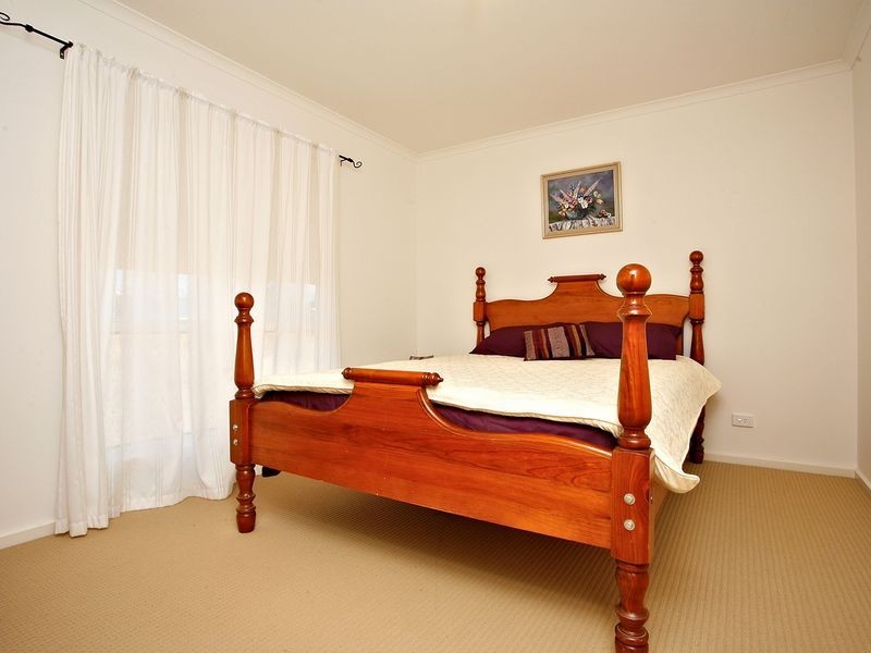 12 Alexandrina Drive, Clayton SA 5256