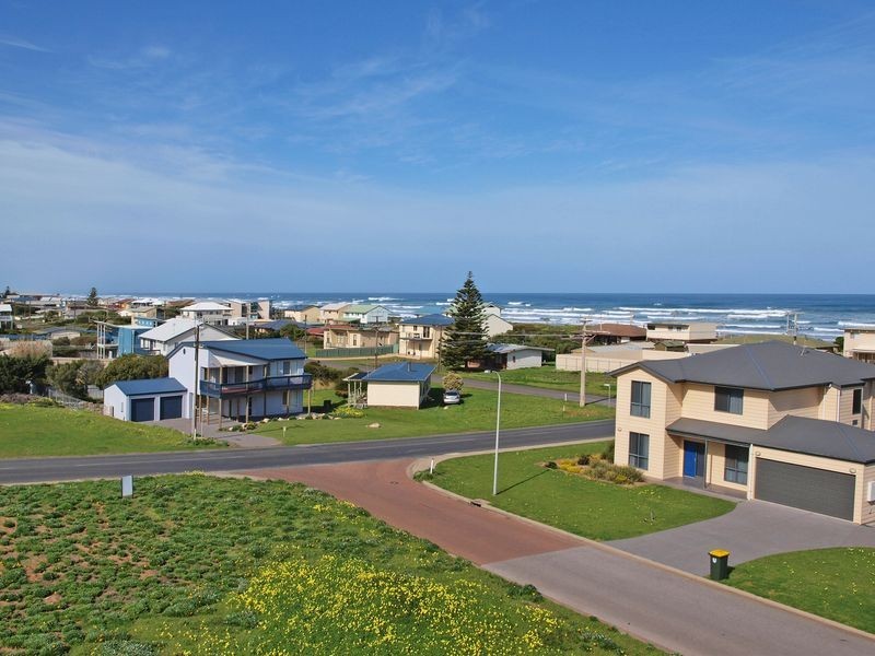 11 Chapman Road, Middleton SA 5213