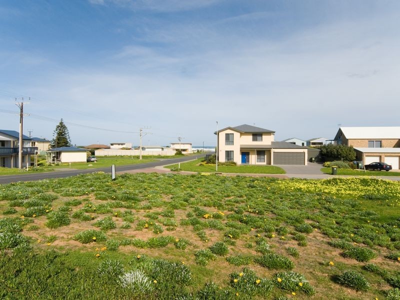 11 Chapman Road, Middleton SA 5213