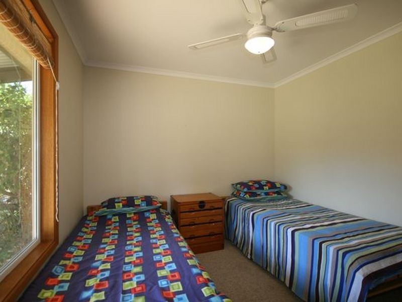 11 Bradford Road, Goolwa Beach SA 5214