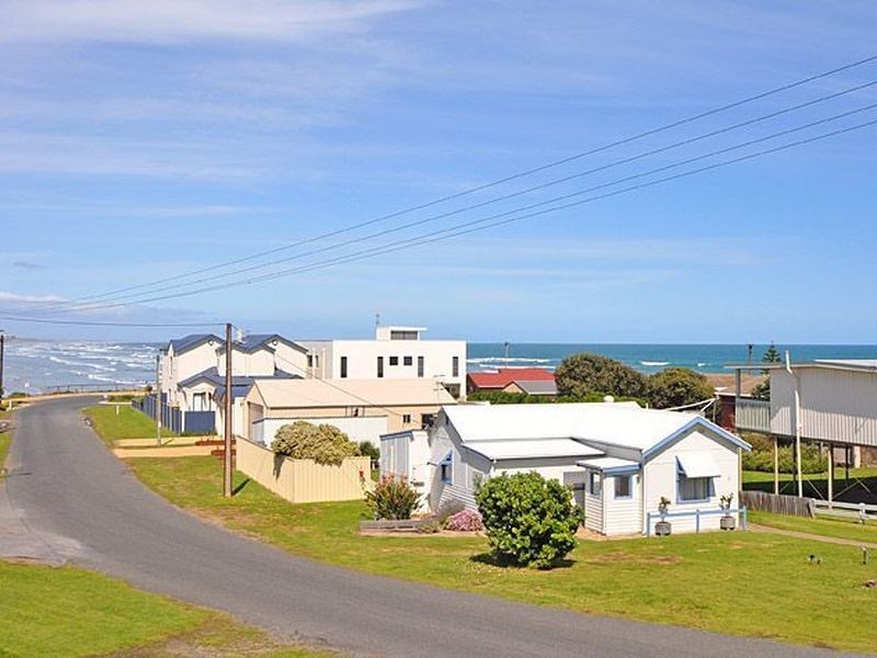 14 Dover Road, Middleton SA 5213