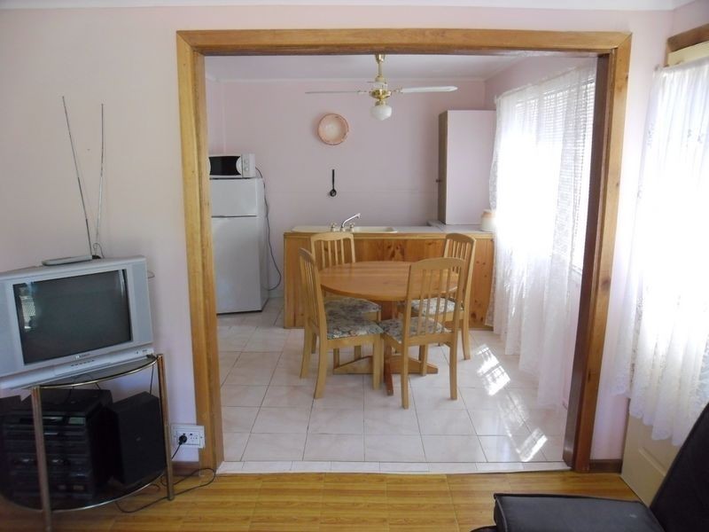 Unit 11 Hindmarsh Island Caravan Park, Hindmarsh Island SA 5214