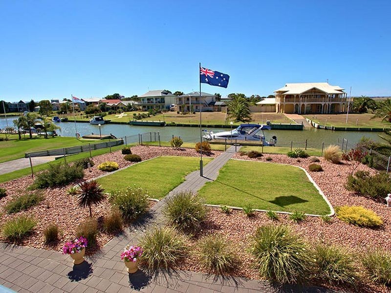 8 Daniel Avenue, Goolwa North SA 5214