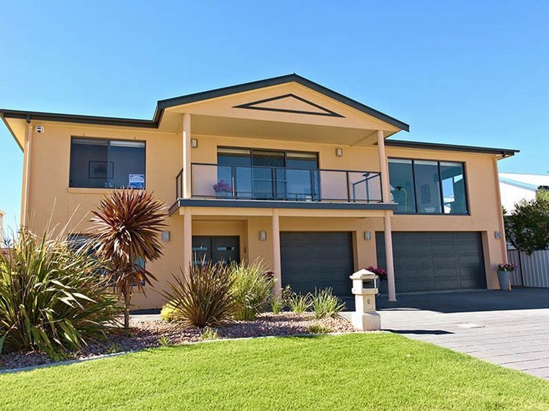 8 Daniel Avenue, Goolwa North SA 5214
