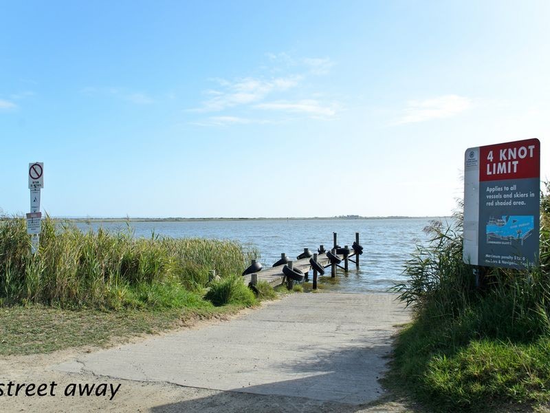 40 Sidney Parade, Hindmarsh Island SA 5214