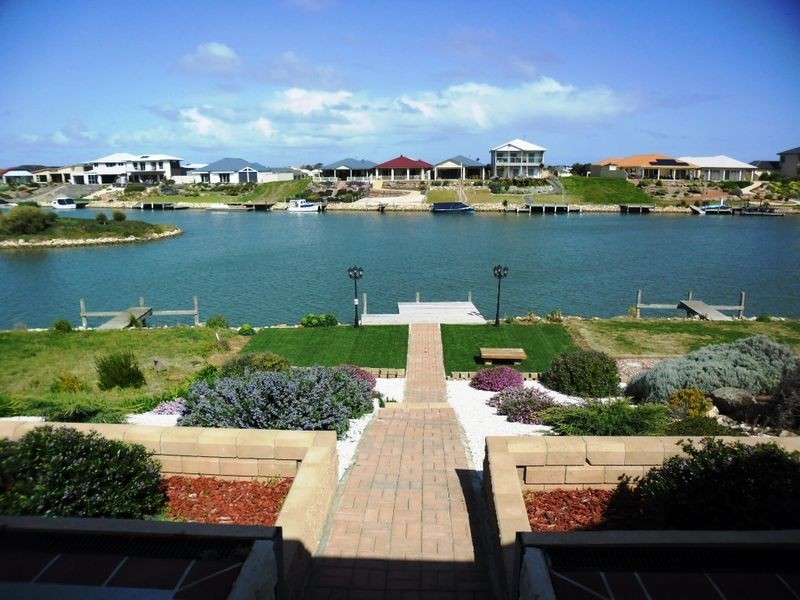 109 Blanche Parade, Hindmarsh Island SA 5214