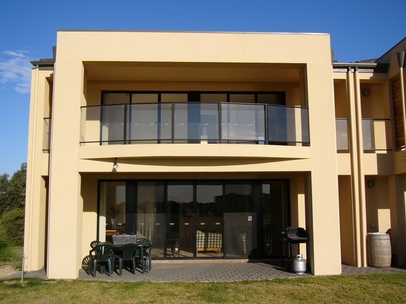 1 Vesta Drive, Hindmarsh Island SA 5214