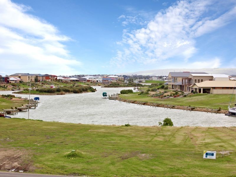 196 Excelsior Parade, Hindmarsh Island SA 5214