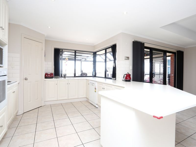 114 Excelsior Parade, Hindmarsh Island SA 5214