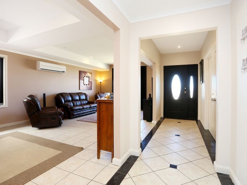 114 Excelsior Parade, Hindmarsh Island SA 5214