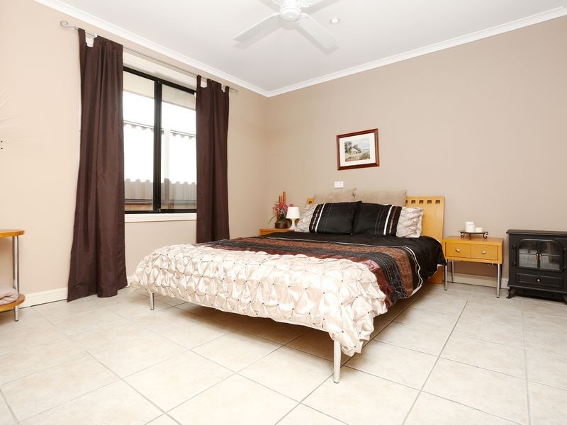 114 Excelsior Parade, Hindmarsh Island SA 5214