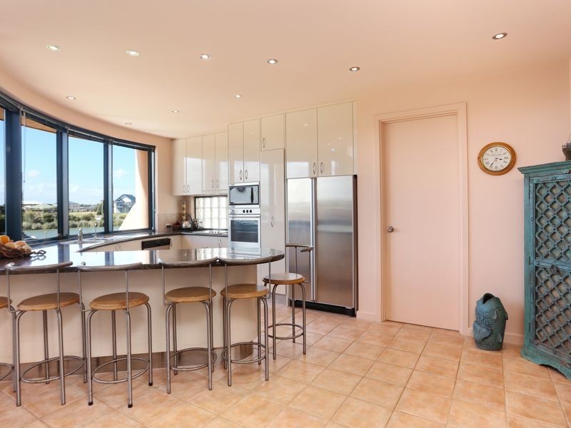 37 Excelsior Parade, Hindmarsh Island SA 5214