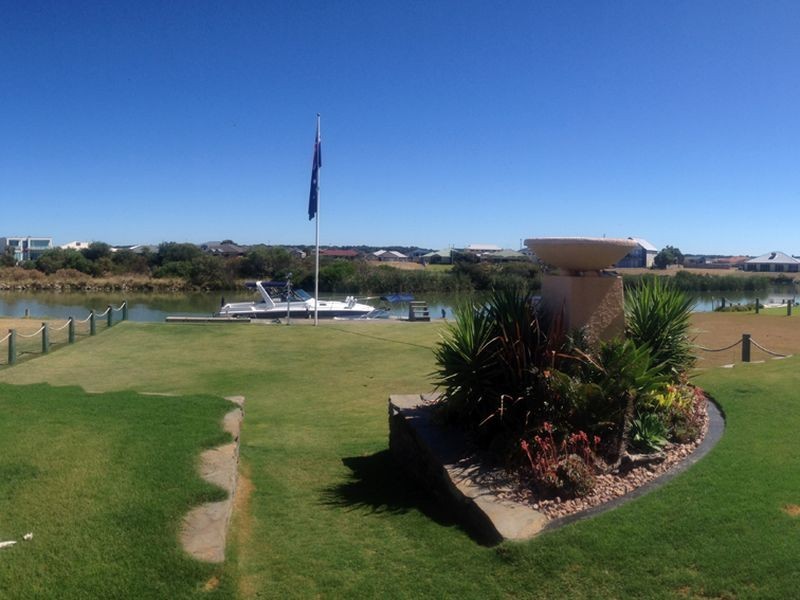 37 Excelsior Parade, Hindmarsh Island SA 5214