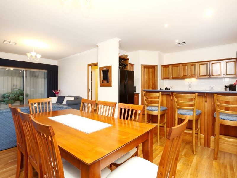 21 Britannia Parade, Hindmarsh Island SA 5214