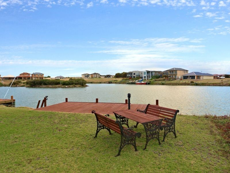 21 Britannia Parade, Hindmarsh Island SA 5214