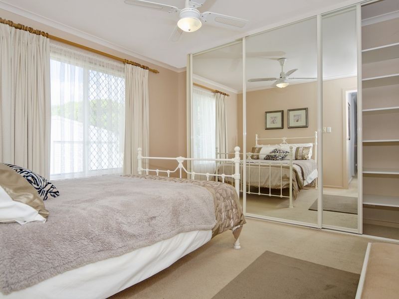 2 Walker Place, Middleton SA 5213