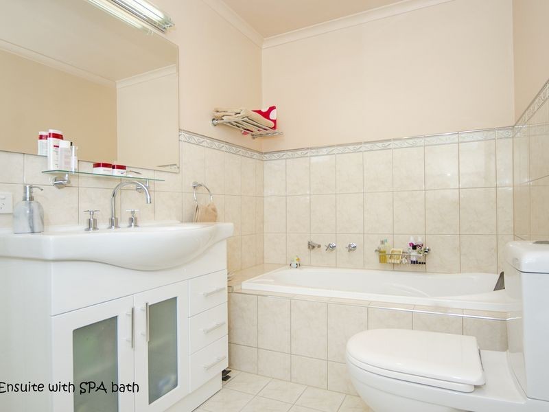 2 Walker Place, Middleton SA 5213