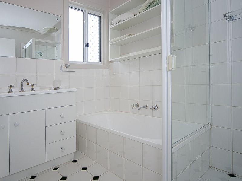 2 Walker Place, Middleton SA 5213