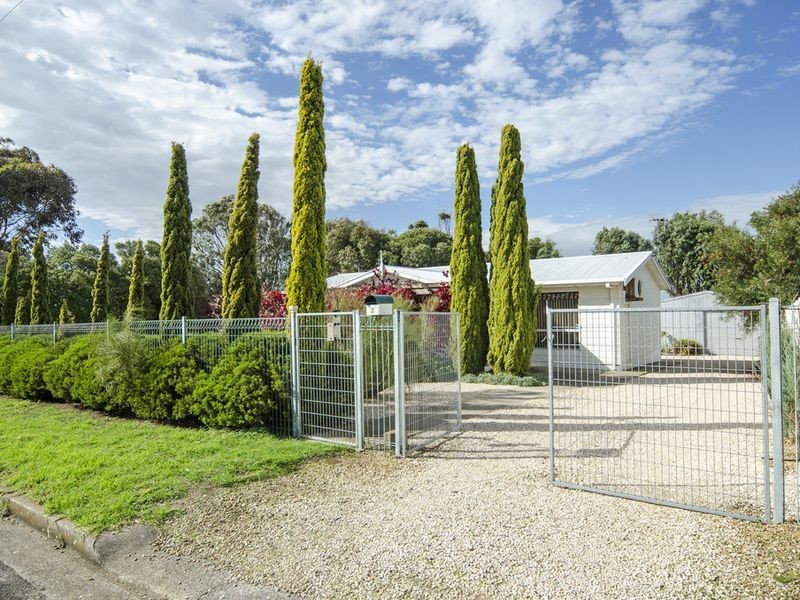 2 Walker Place, Middleton SA 5213