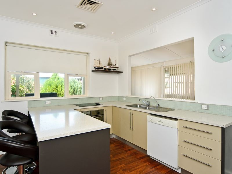 1 Burt Avenue, Goolwa North SA 5214
