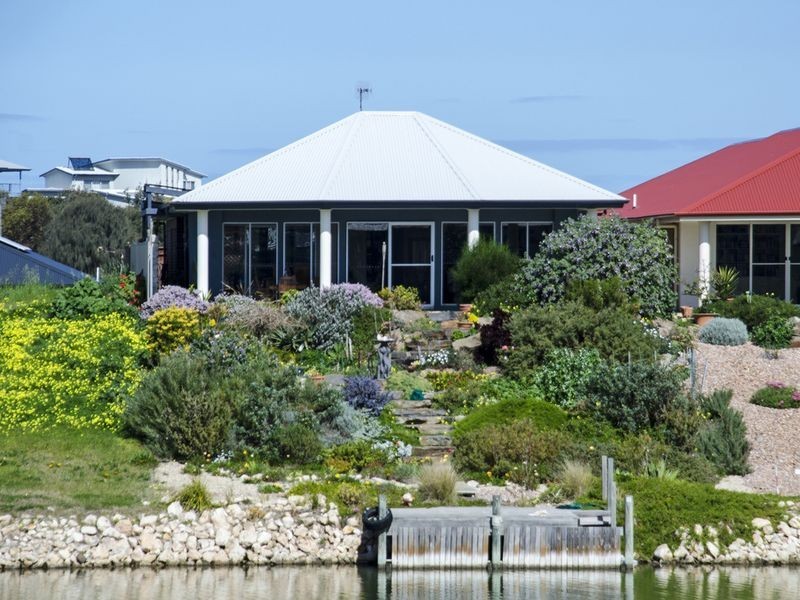 18 Britannia Parade, Hindmarsh Island SA 5214