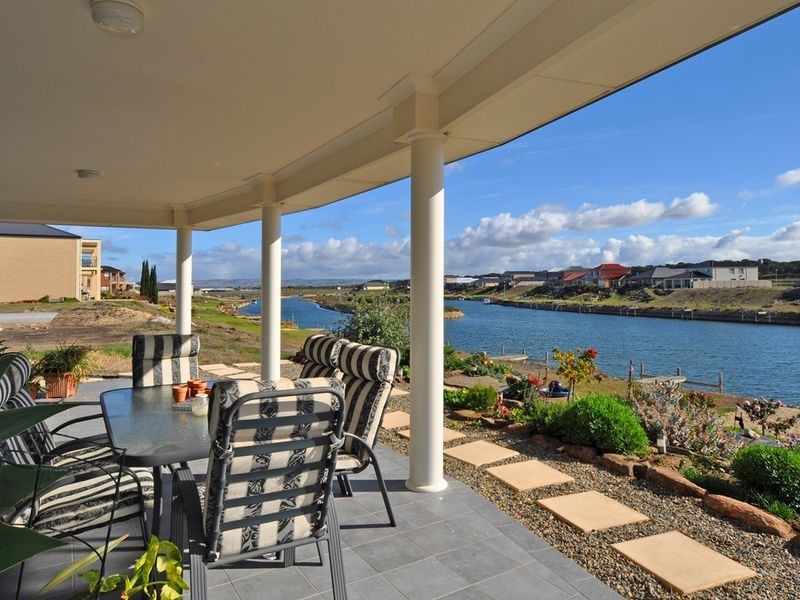 18 Britannia Parade, Hindmarsh Island SA 5214