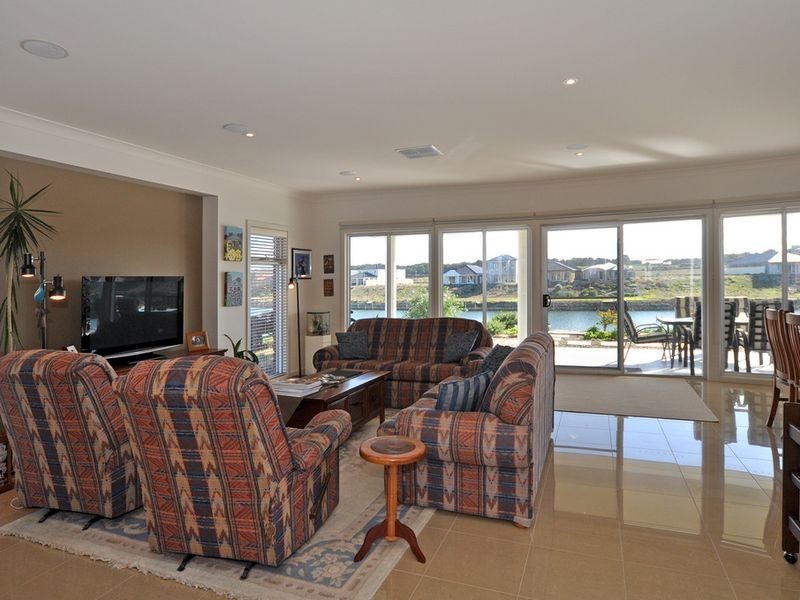 18 Britannia Parade, Hindmarsh Island SA 5214