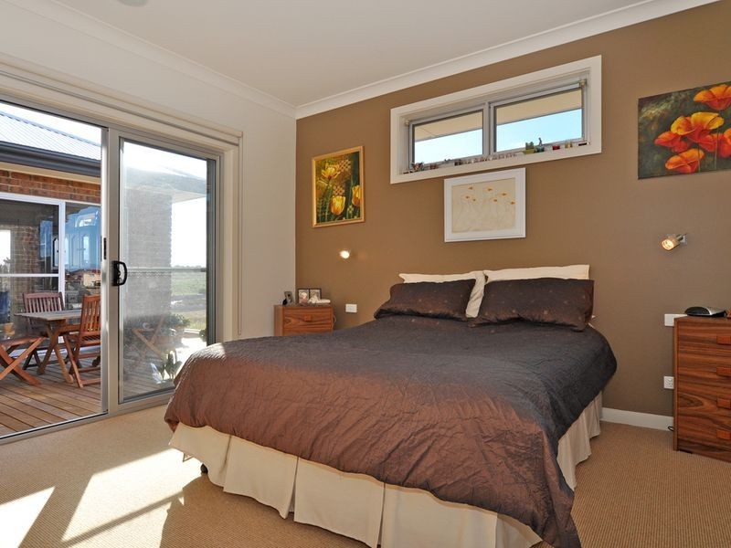 18 Britannia Parade, Hindmarsh Island SA 5214