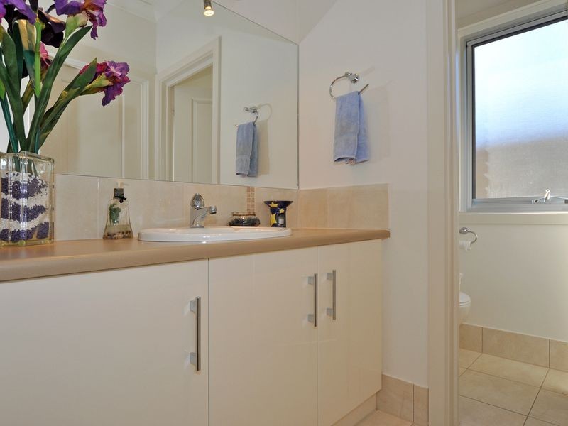 18 Britannia Parade, Hindmarsh Island SA 5214