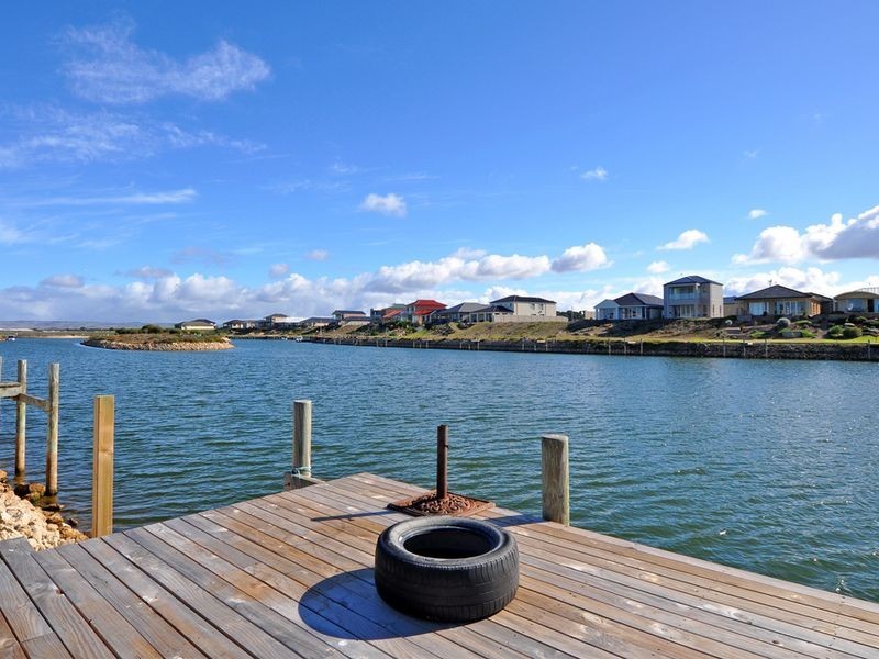 18 Britannia Parade, Hindmarsh Island SA 5214