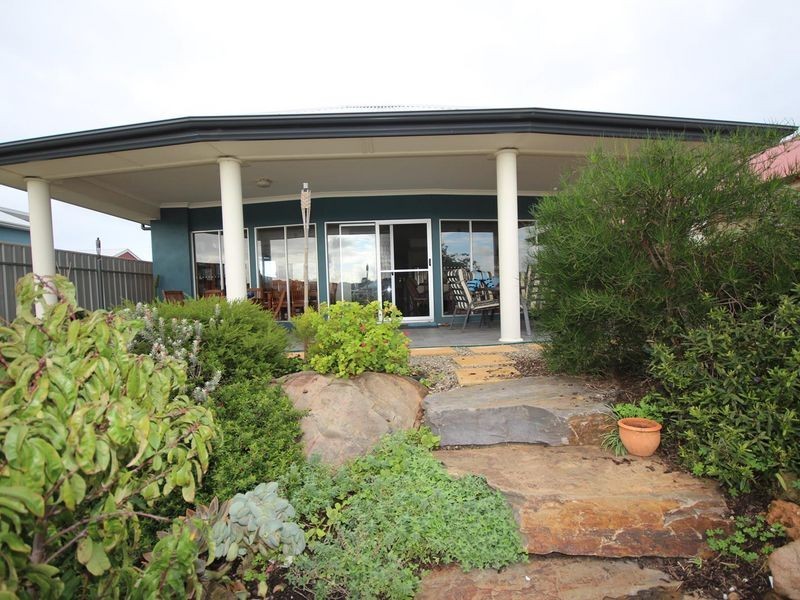 18 Britannia Parade, Hindmarsh Island SA 5214