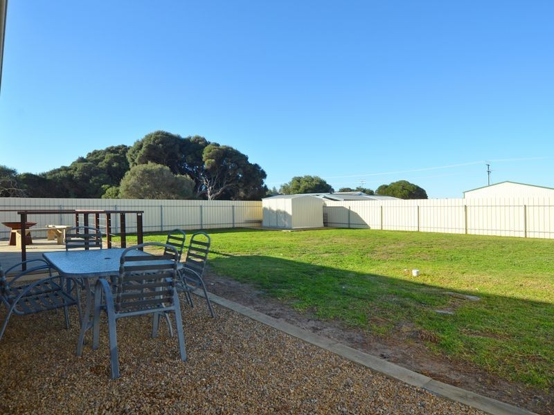 18 Merrett Avenue, Goolwa Beach SA 5214