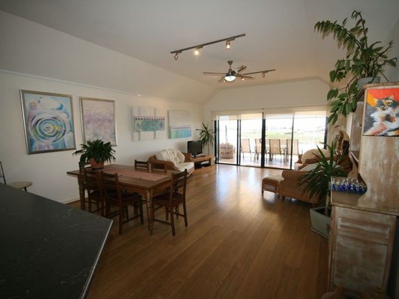 97 Excelsior Parade, Hindmarsh Island SA 5214