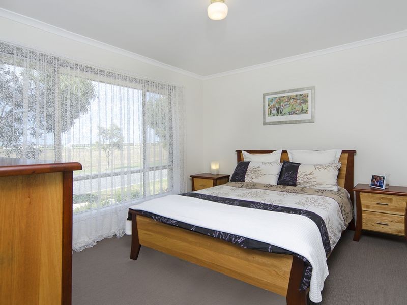 61 Princess Royal Parade, Hindmarsh Island SA 5214