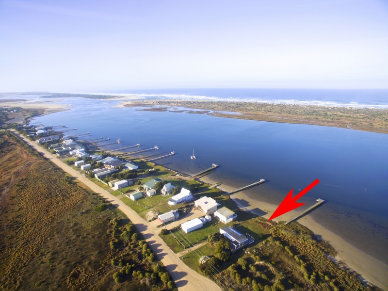 65 Goolwa Channel Drive, Hindmarsh Island SA 5214