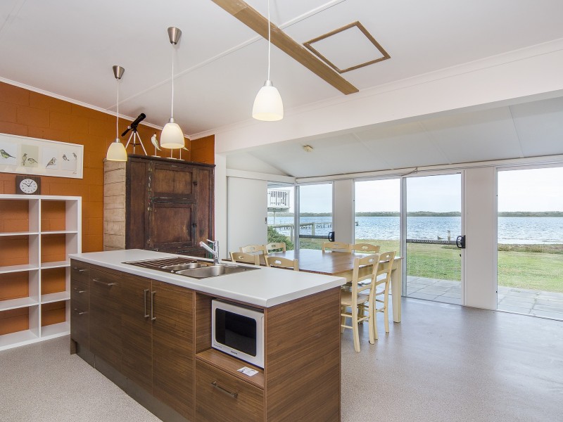 65 Goolwa Channel Drive, Hindmarsh Island SA 5214