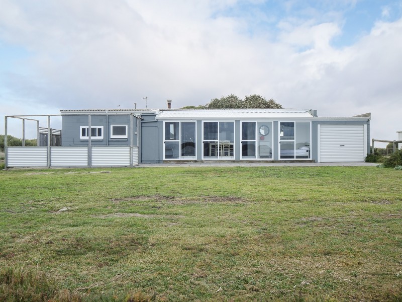 65 Goolwa Channel Drive, Hindmarsh Island SA 5214