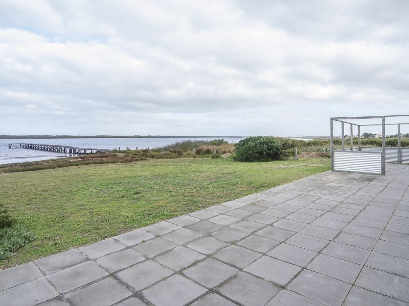65 Goolwa Channel Drive, Hindmarsh Island SA 5214