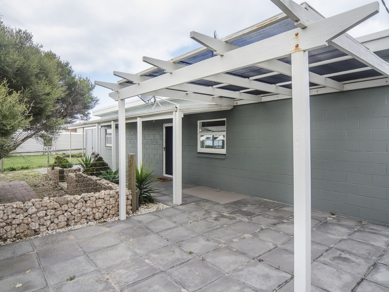 65 Goolwa Channel Drive, Hindmarsh Island SA 5214