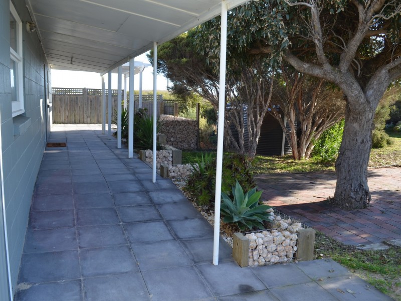 65 Goolwa Channel Drive, Hindmarsh Island SA 5214